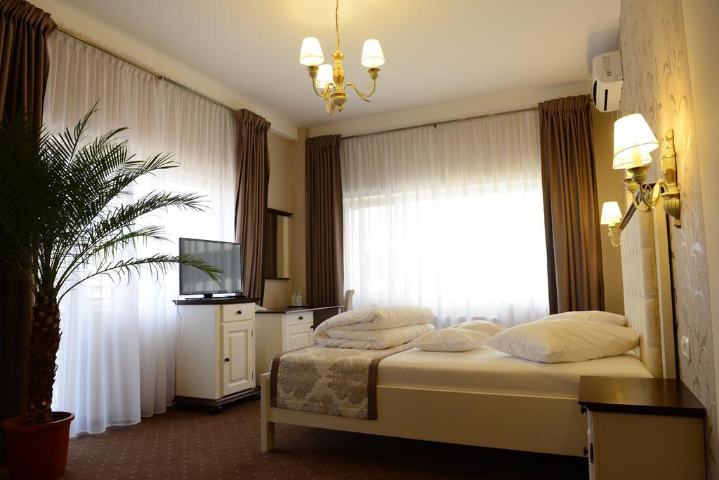 Hotel Europa Baia Mare Exterior photo